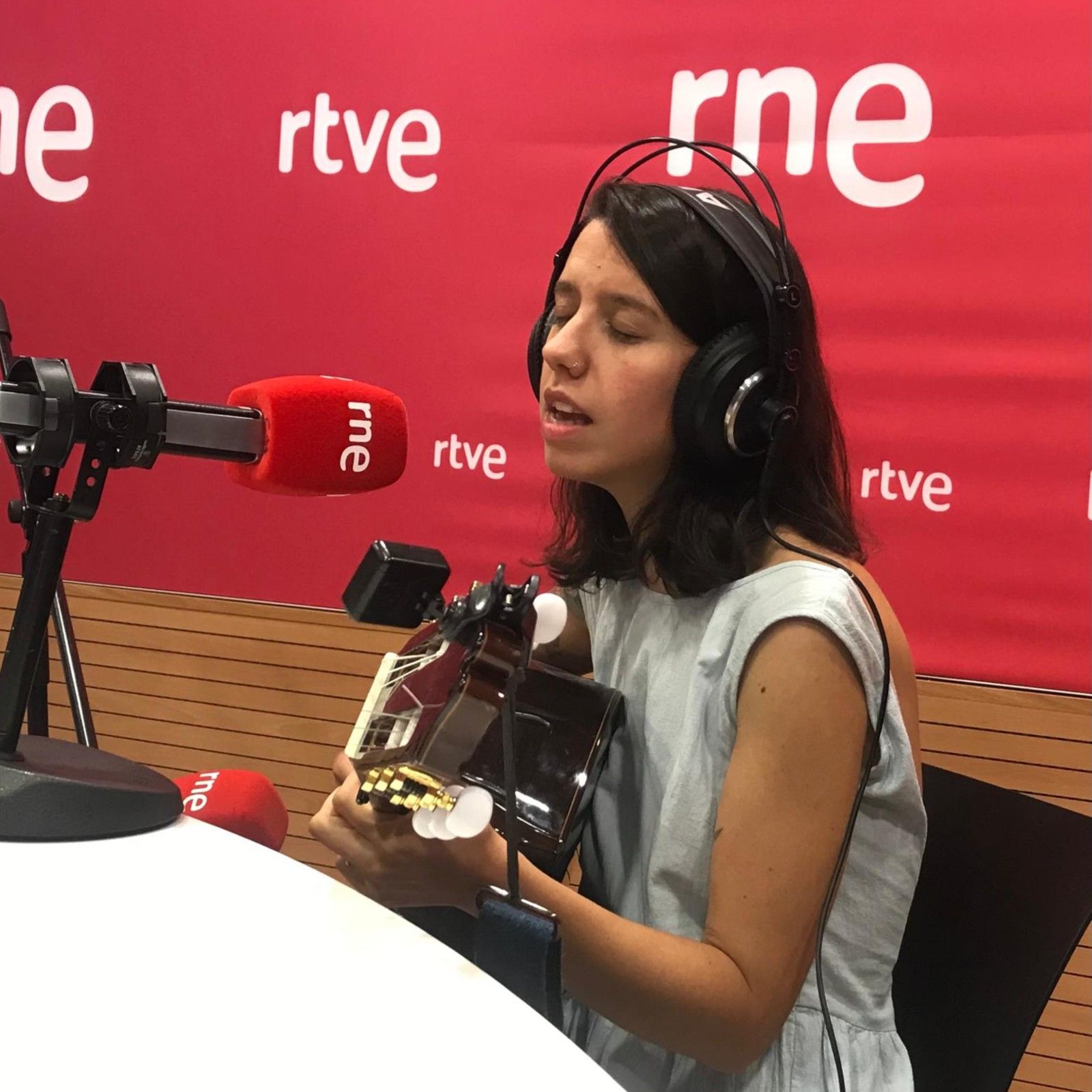 Mediterráneo - Raquel Lúa. Peinar raíces y cantar entre ballenas - 15/06/25