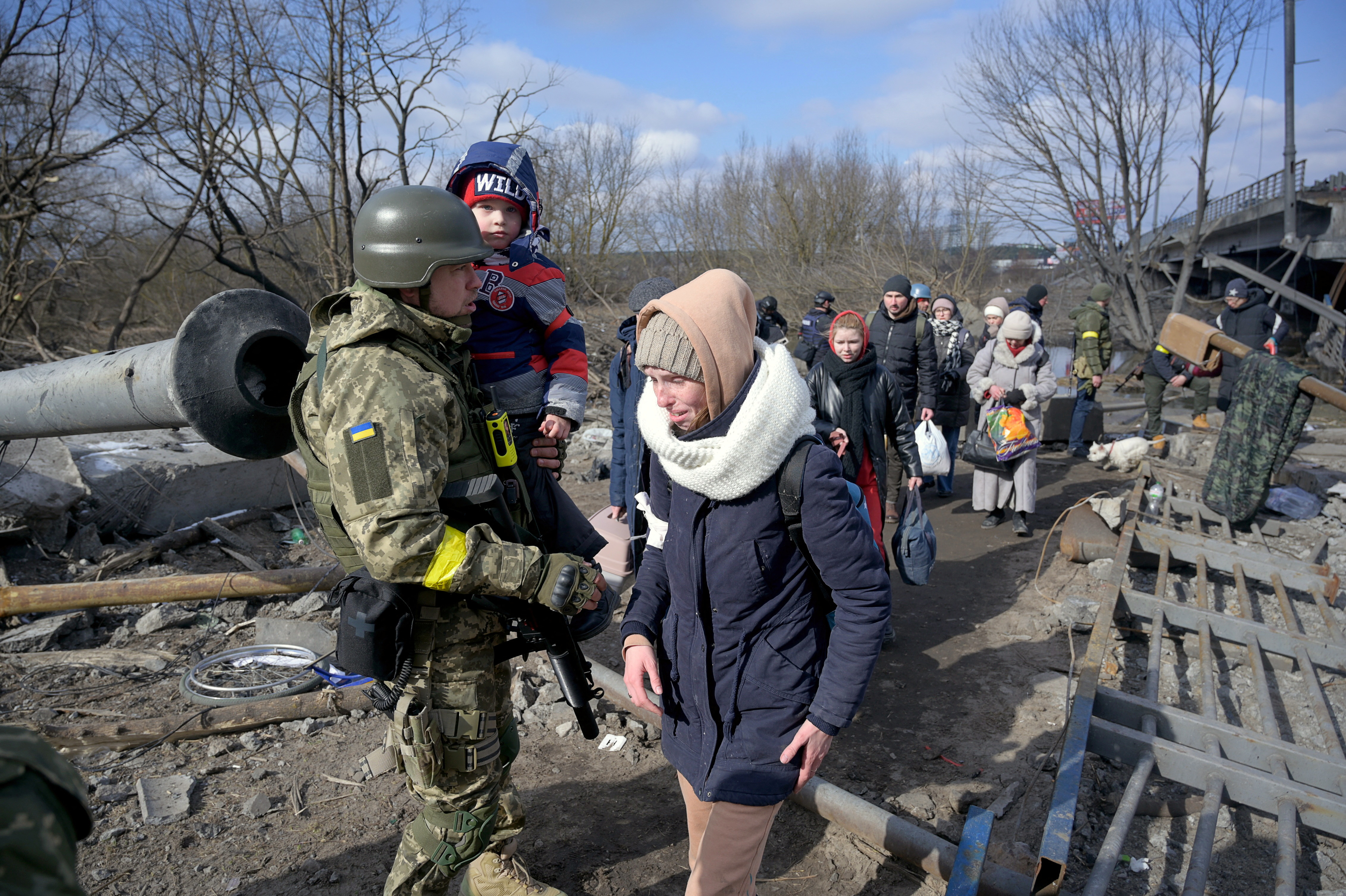 Guerra en Ucrania: Rusia y Ucrania abren corredores humanitarios