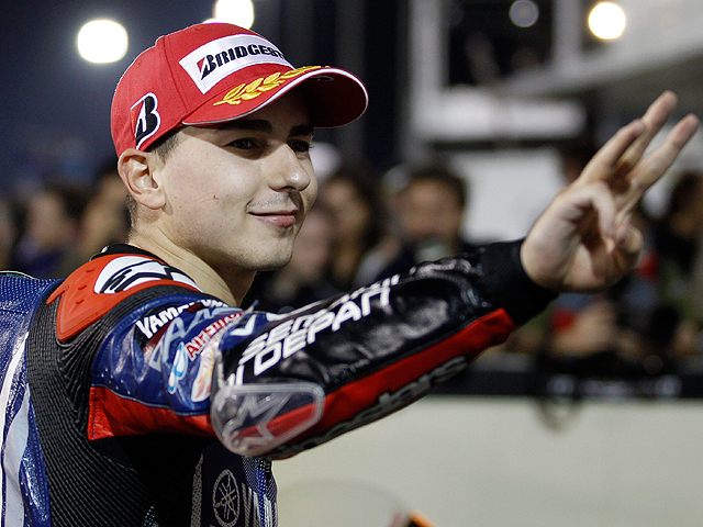 Felicidad para Lorenzo e impotencia para Pedrosa