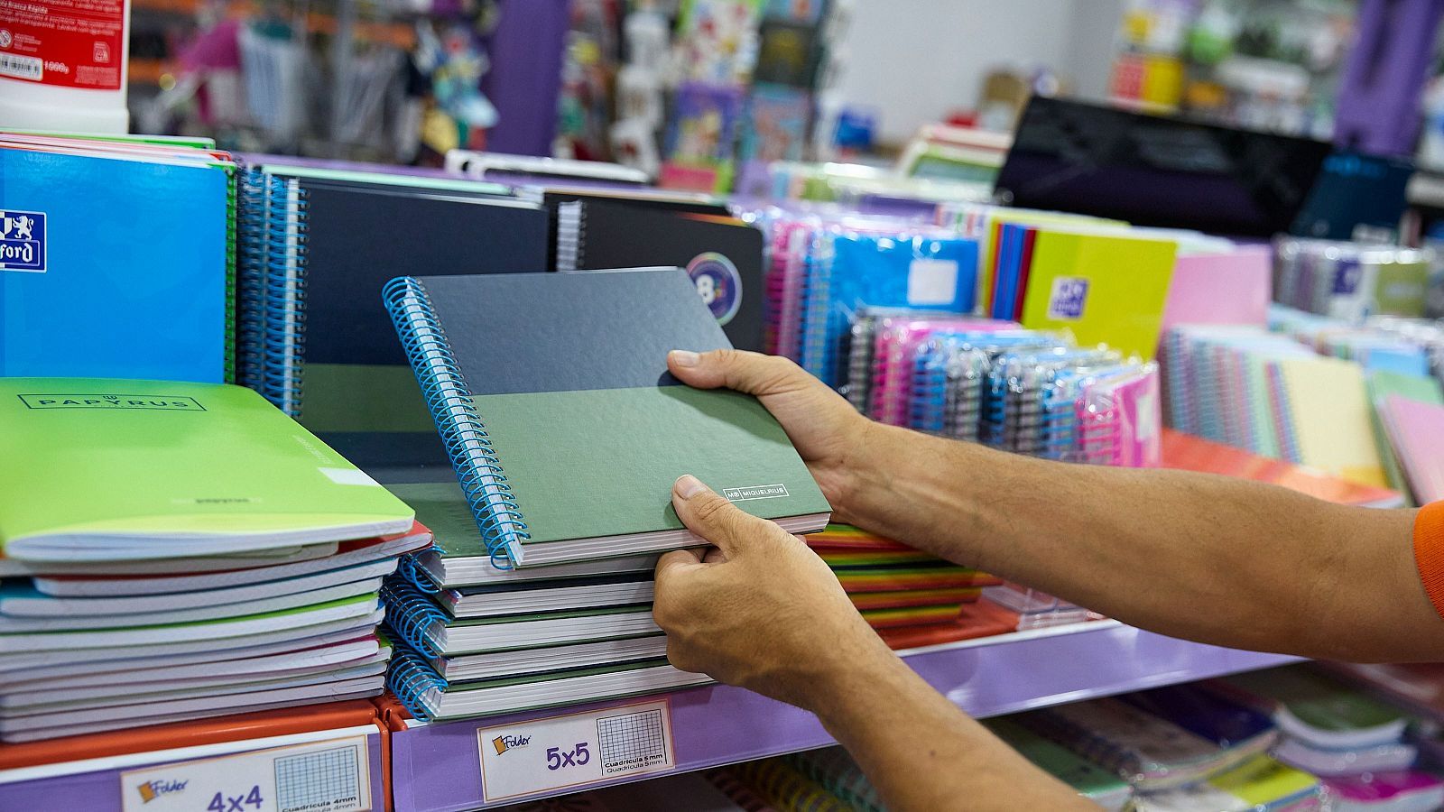 La tornada a l'escola s'encareix un 18% en tres anys
