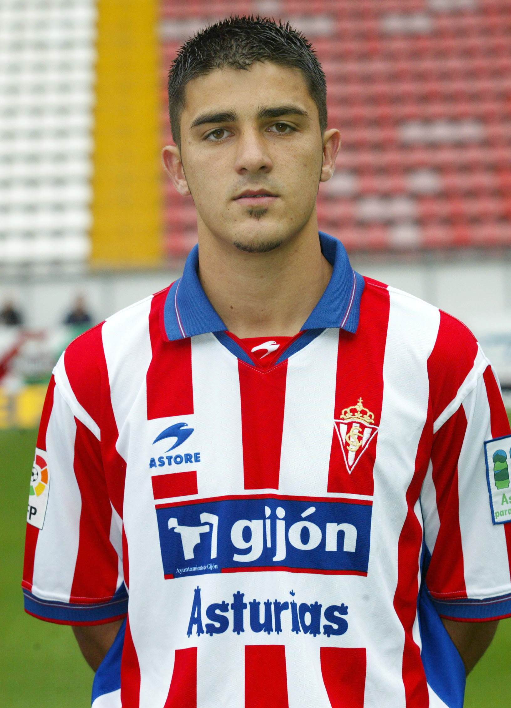 Top 52+ imagen real de gijon club donde debuto david villa