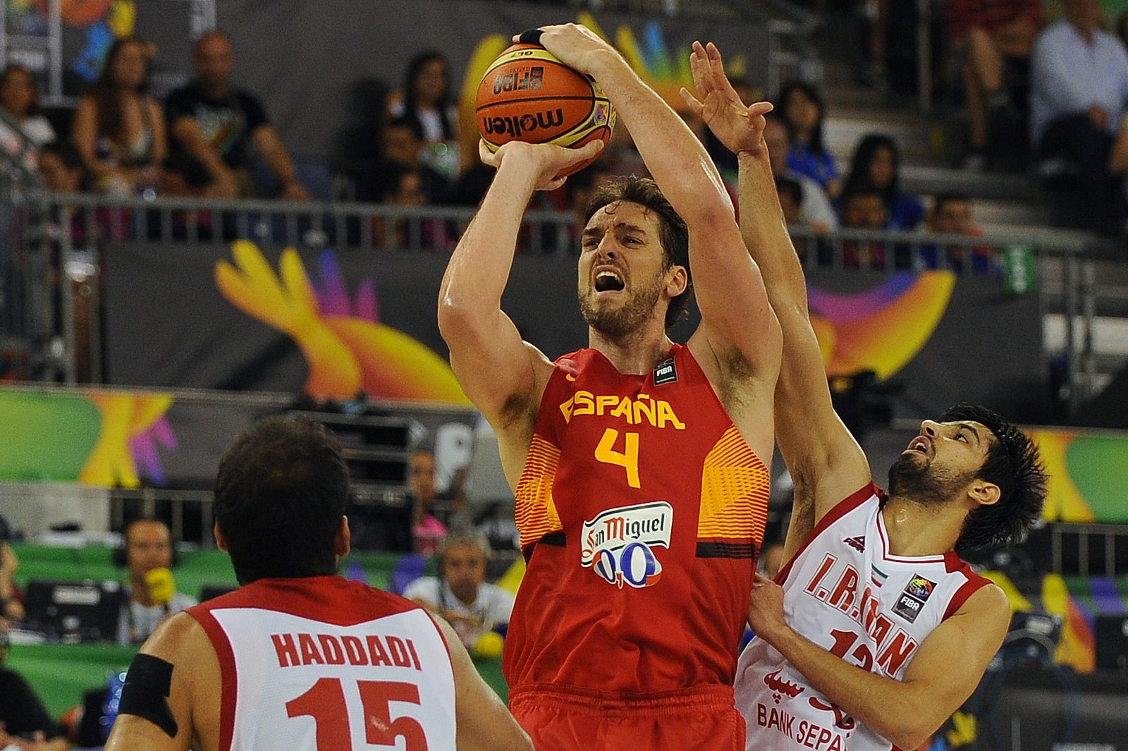 Pau Gasol entra a canasta ante Irán