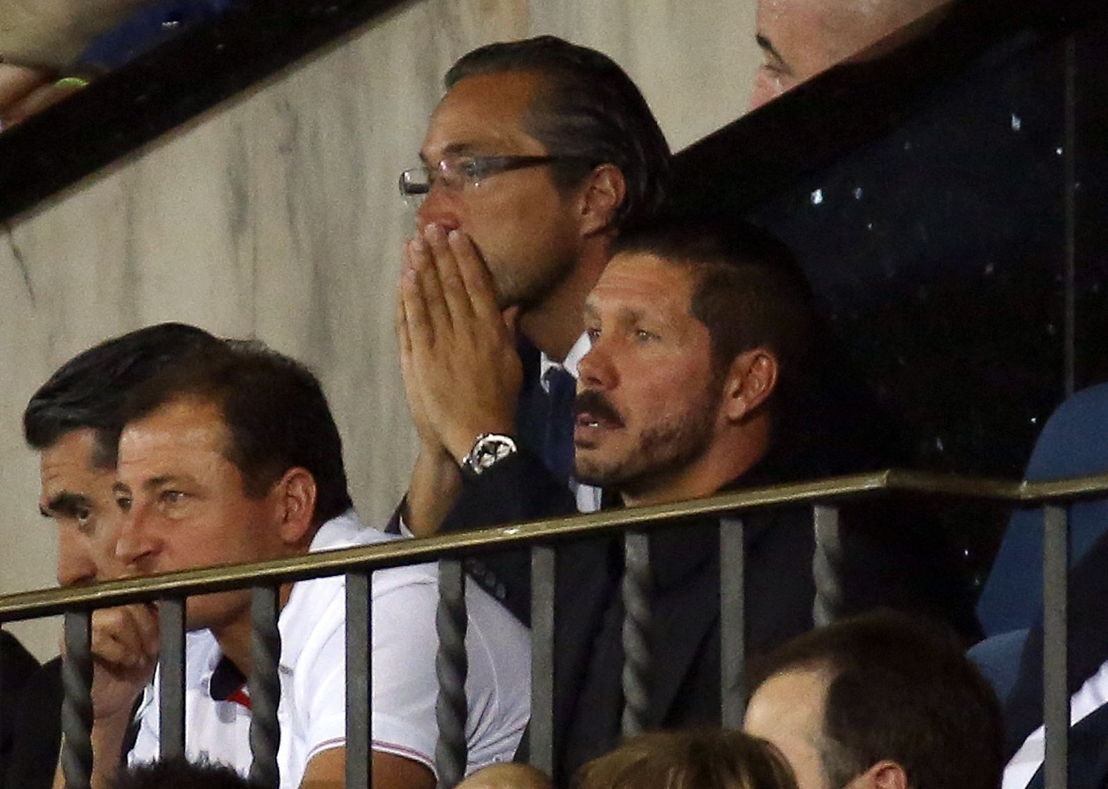 El entrenador del Atlético, Diego Simeone, en la grada