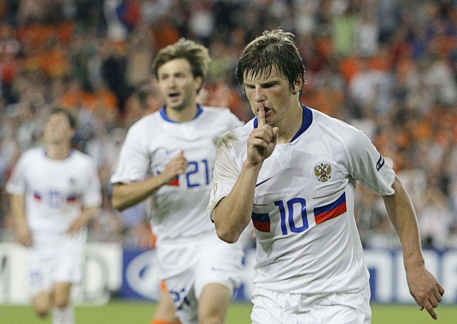 Arshavin celebra un gol en la Eurocopa
