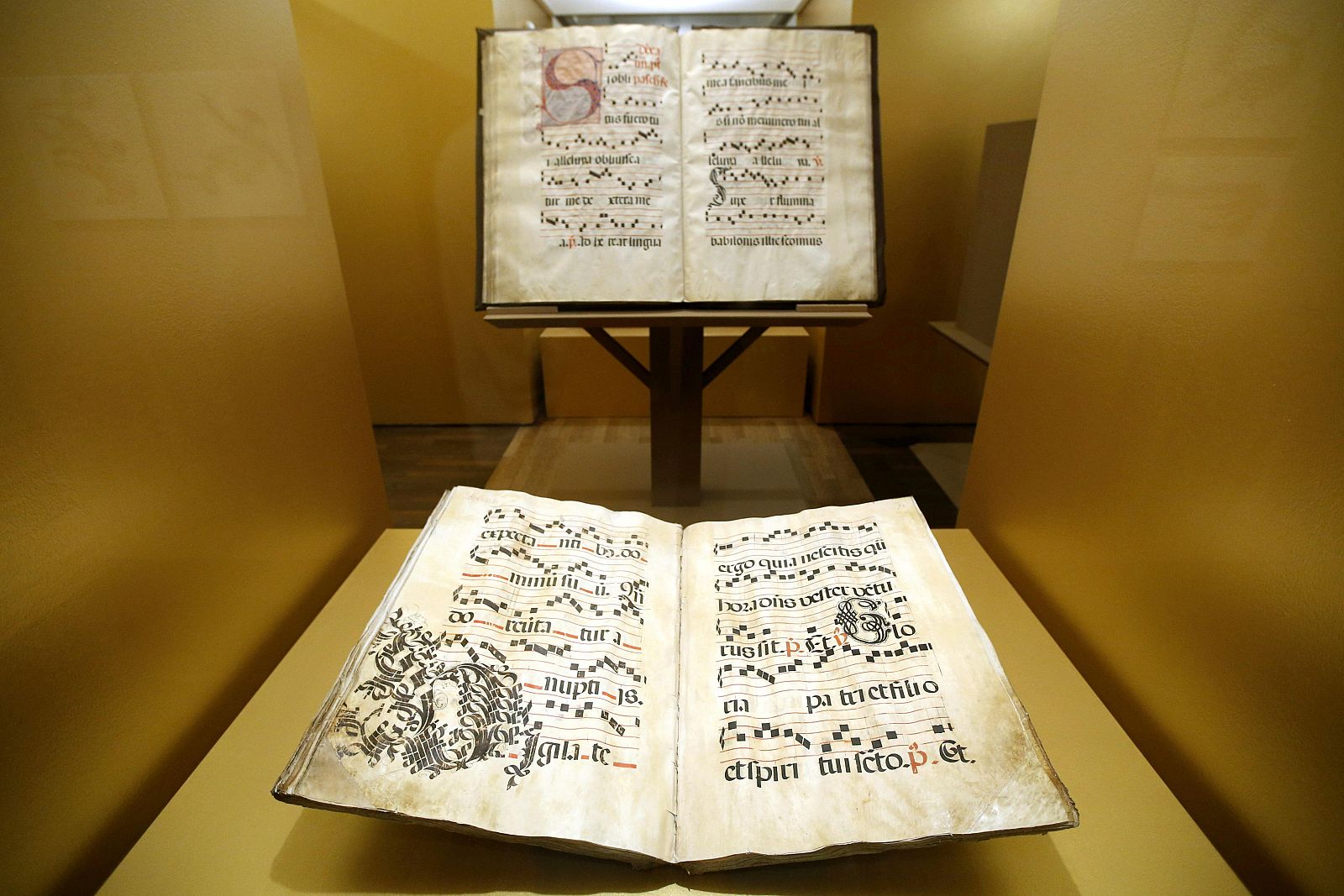 Cantoral expuesto en la Biblioteca Nacional