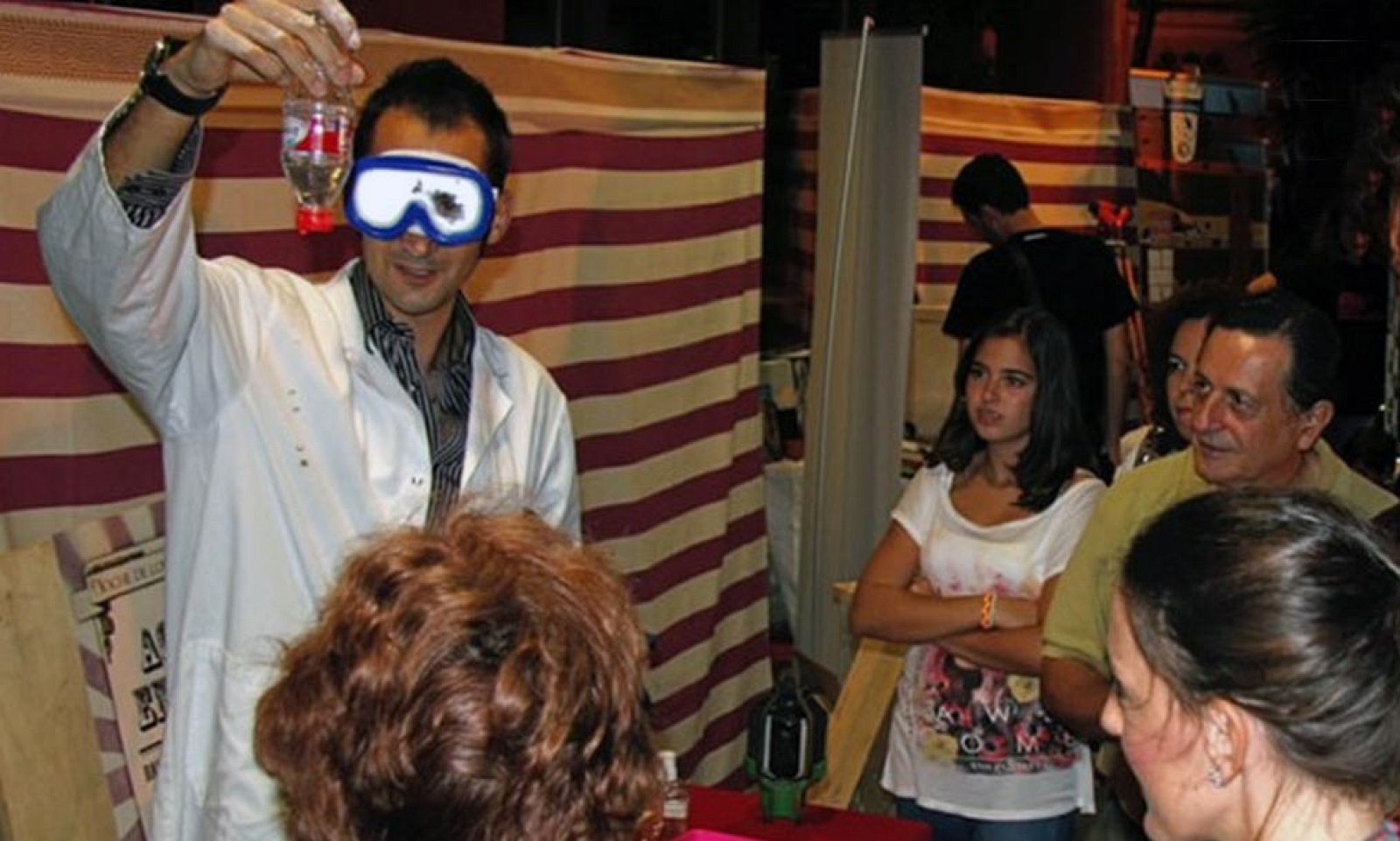 Actividad de La Noche de los Investigadores 2013.