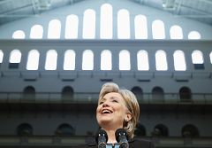 Obama pide a sus partidarios que ayuden a pagar la deuda de la campaña de Hillary