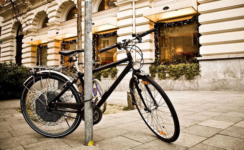 Bicicletas eléctricas propulsadas con hidrógeno y con energía solar