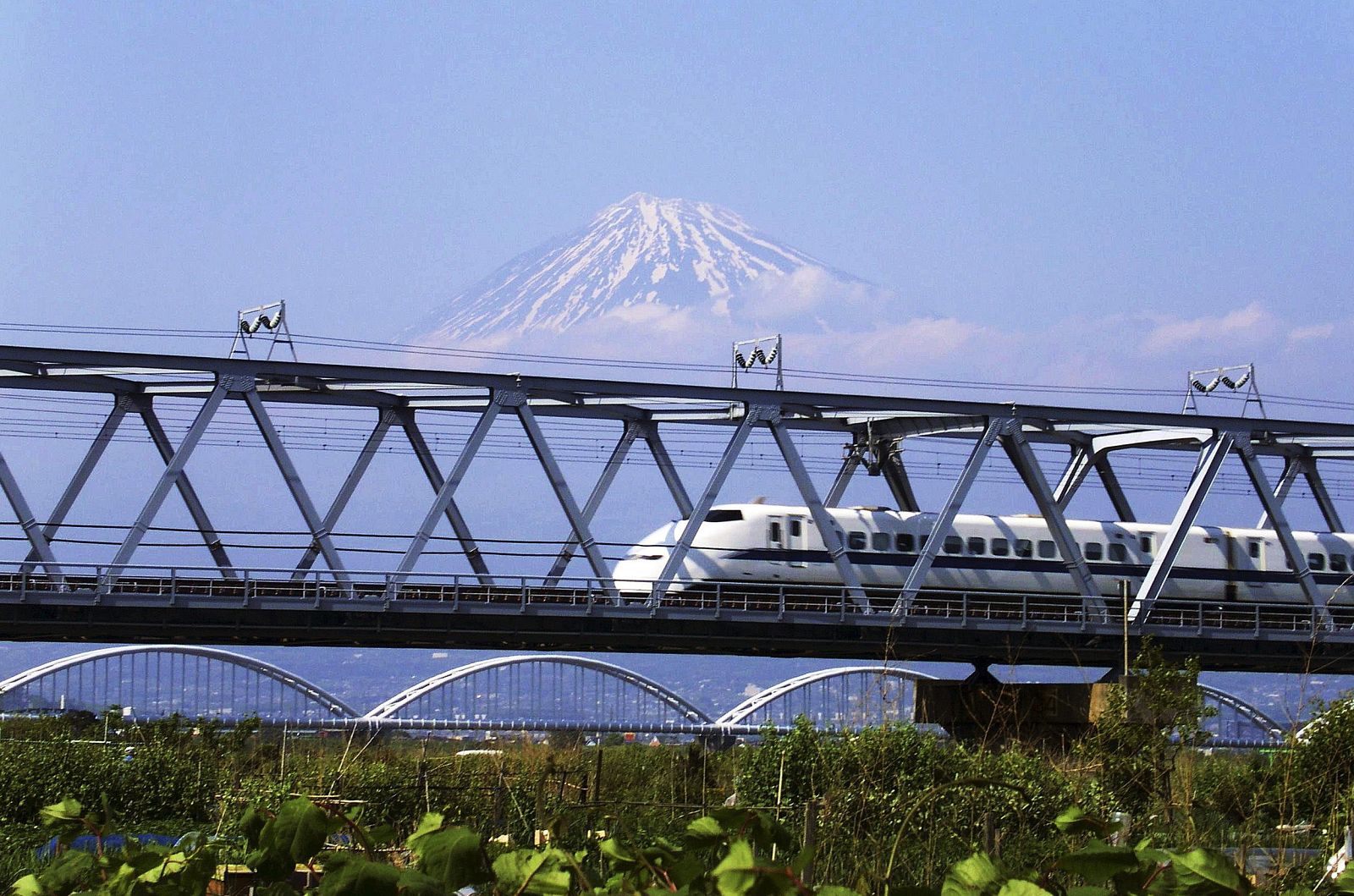 El tren bala celebra su cincuenta cumpleaños