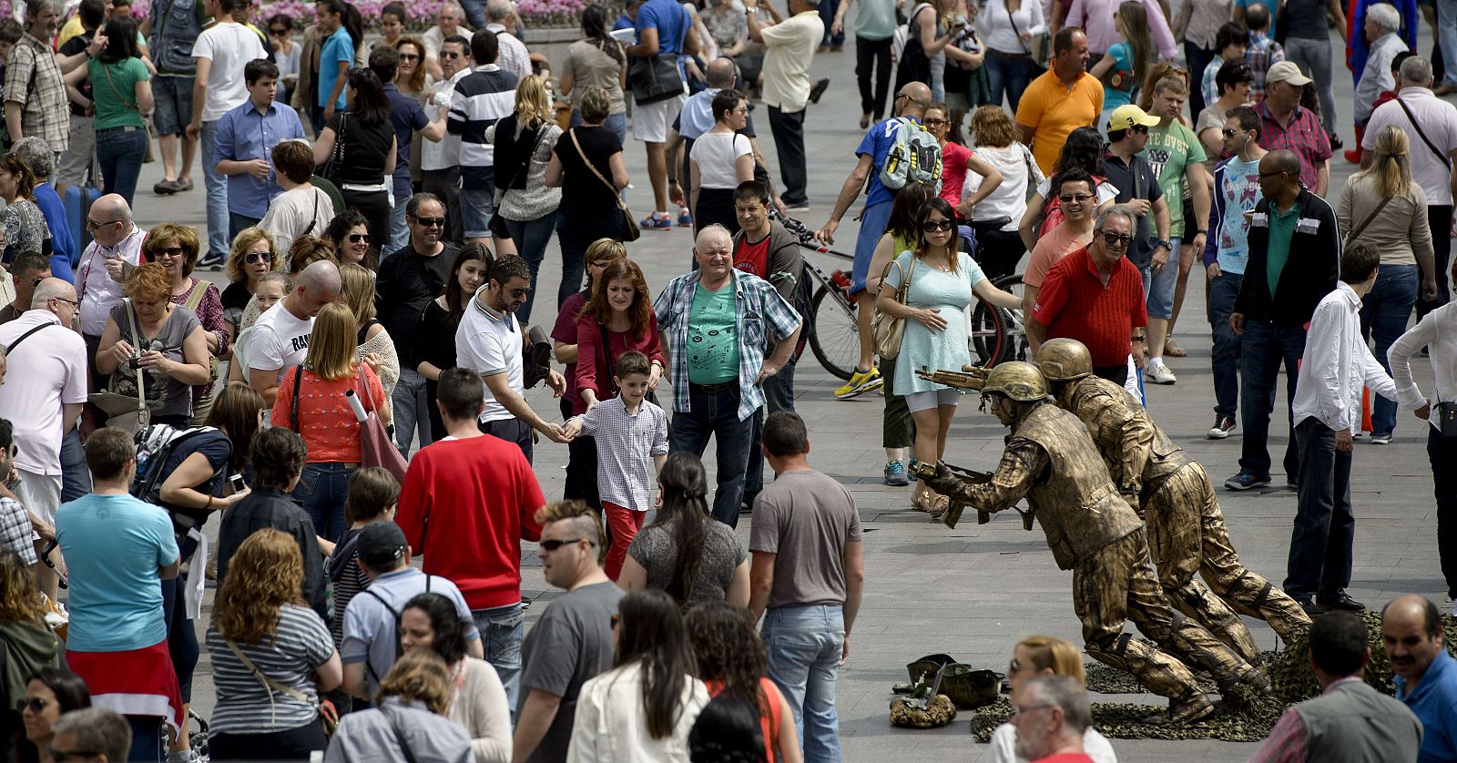 Vista de una calle comercial en Madrid