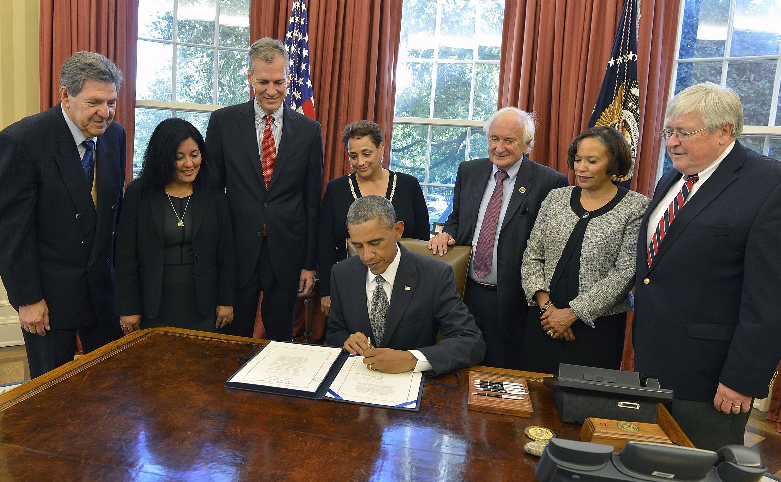 OBAMA FIRMA MEJORA DE LEY DE TRANSFORMACIÓN DE MEDICARE