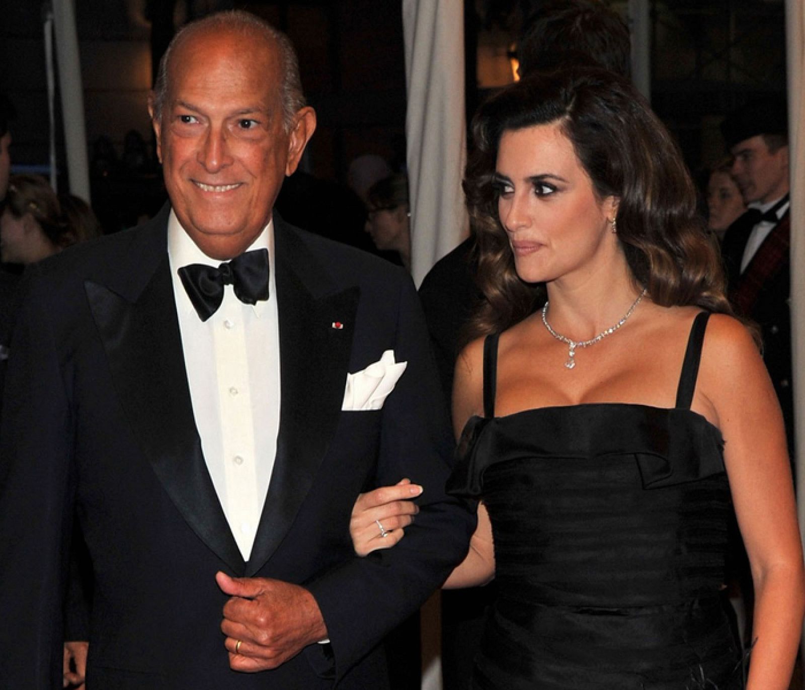 oscar-de-la-renta-con-penlope-cruz