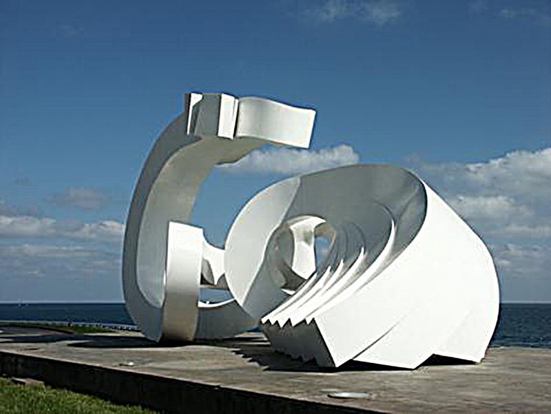 'Imprescindibles' se aproxima a la escultura de Martín Chirino