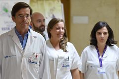 Los enfermeros del Carlos III son "repudiados" por familiares y compañeros