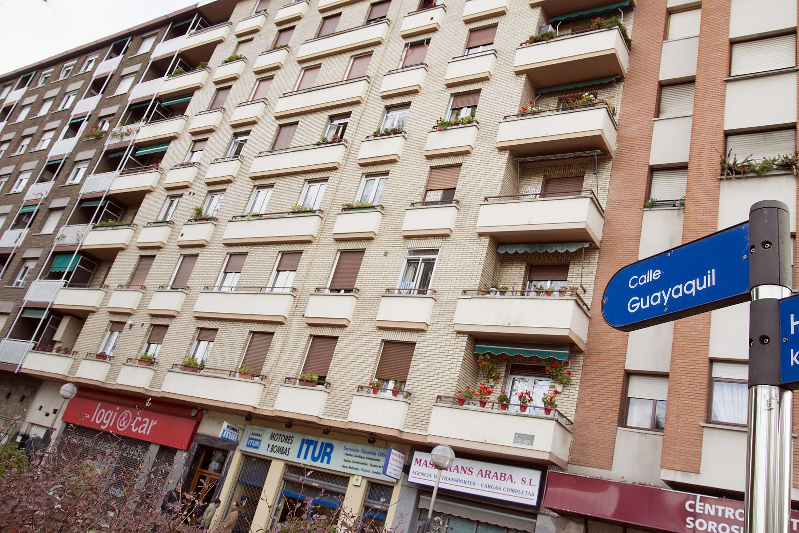 Encuentran el cuerpo de una mujer muerta con signos de violencia en Vitoria