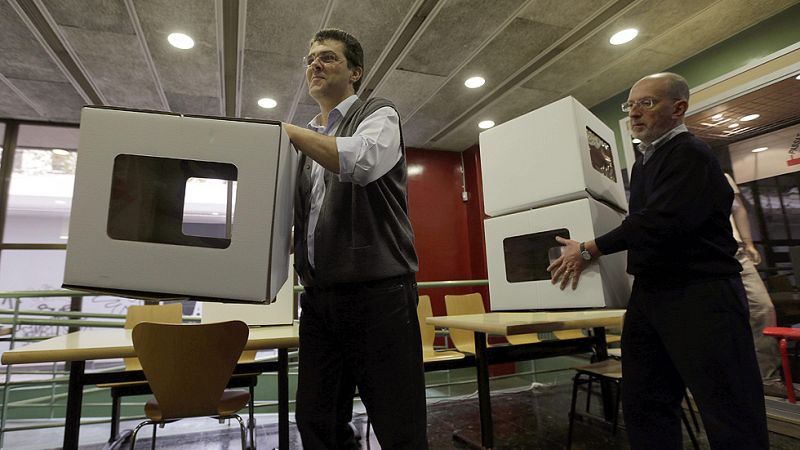 La Fiscalía ordena a los Mossos que identifiquen a los responsables de abrir los locales para el 9N