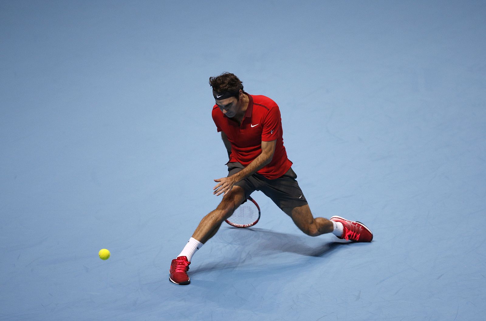 Imagen del tenista suizo Roger Federer durante el partido.