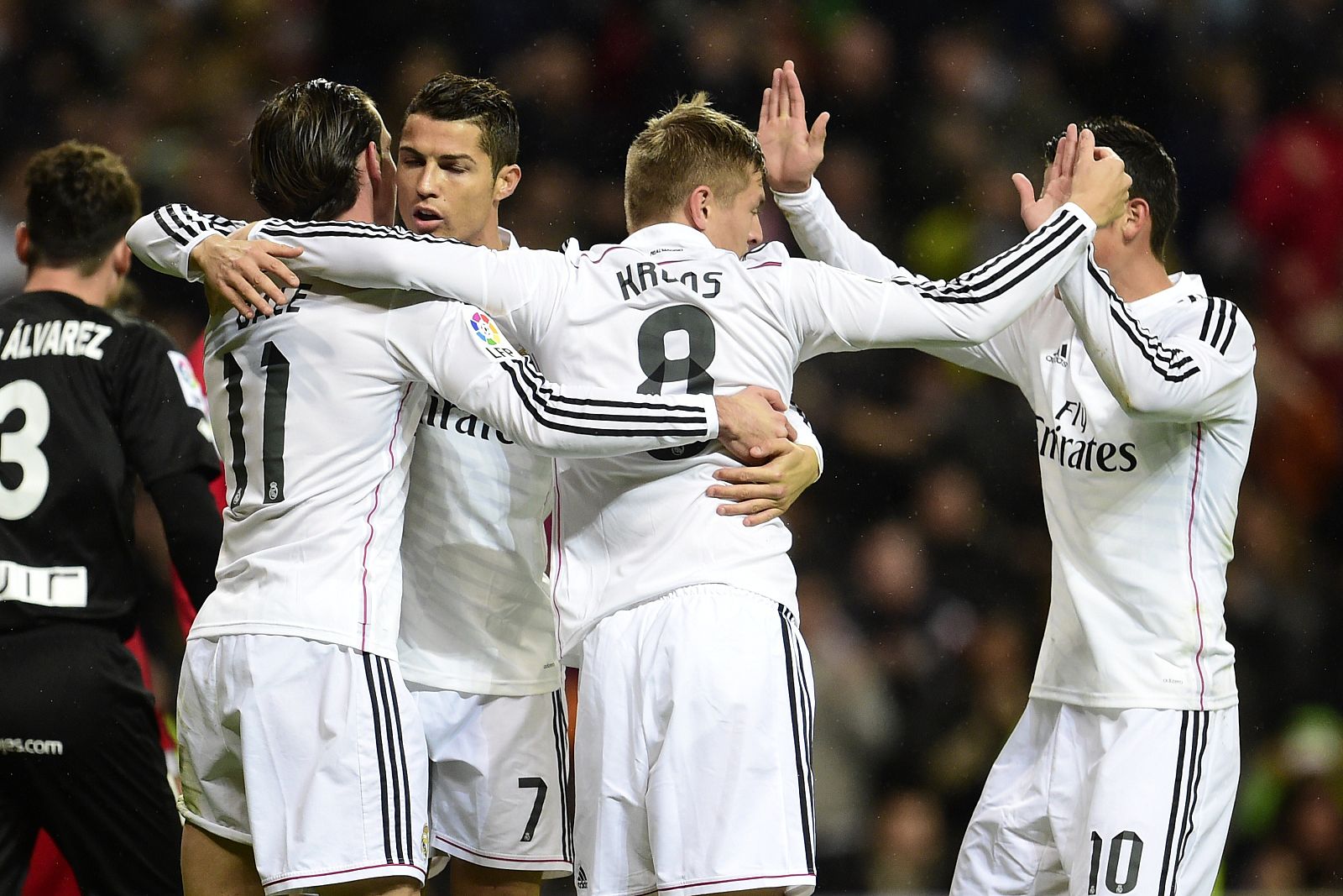 Los jugadodes del Real Madrid celebran un gol en un partido de esta temporada