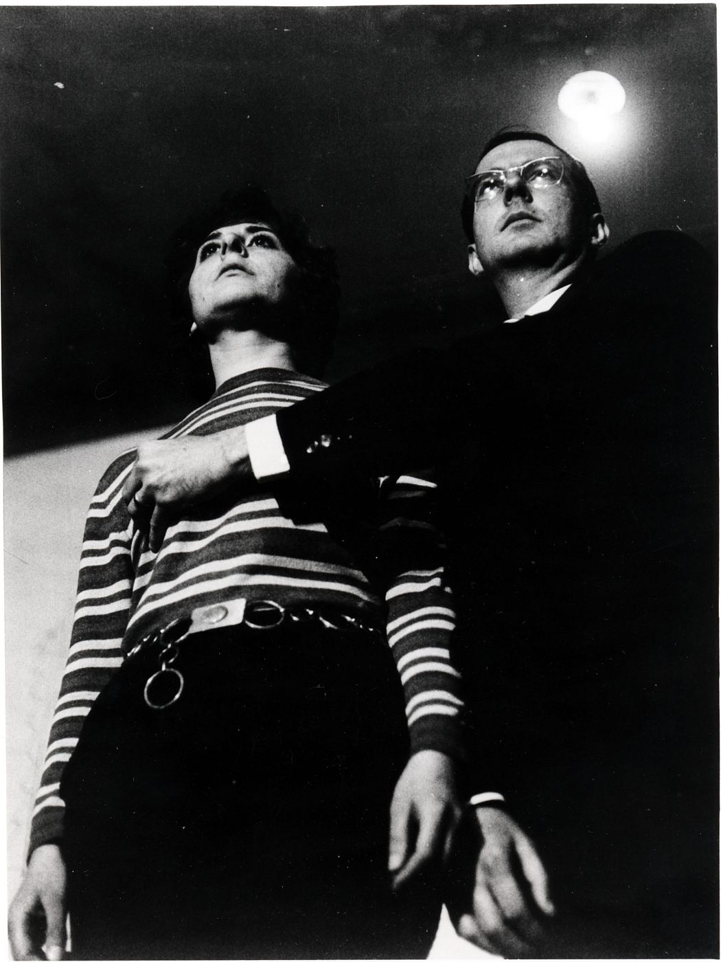 Esther Ferrer 'El caballero de la mano en el pecho'