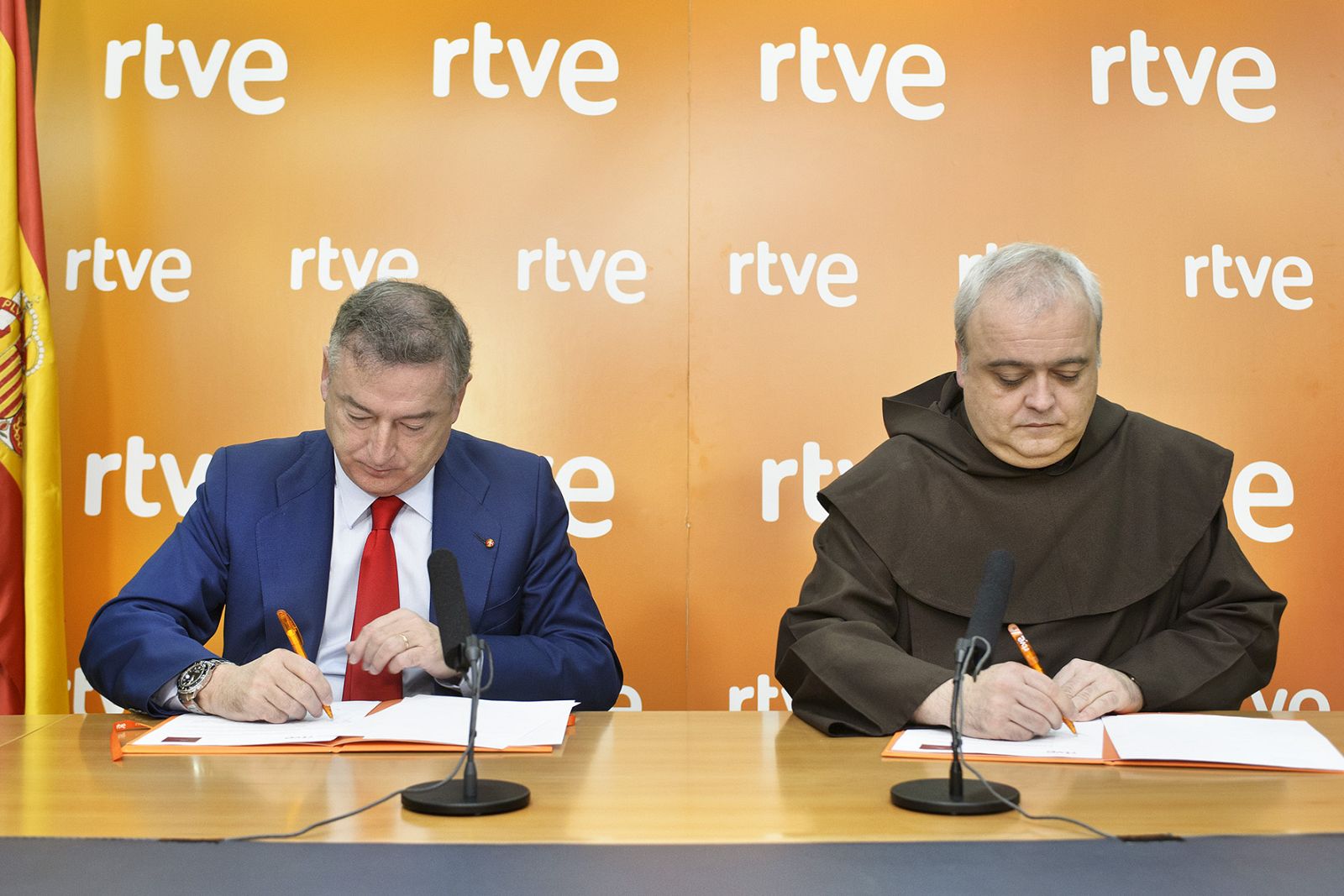 Convenio RTVE y Fundación V Centenario