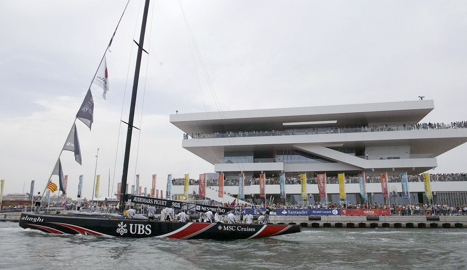 El Alinghi durante la Copa del América