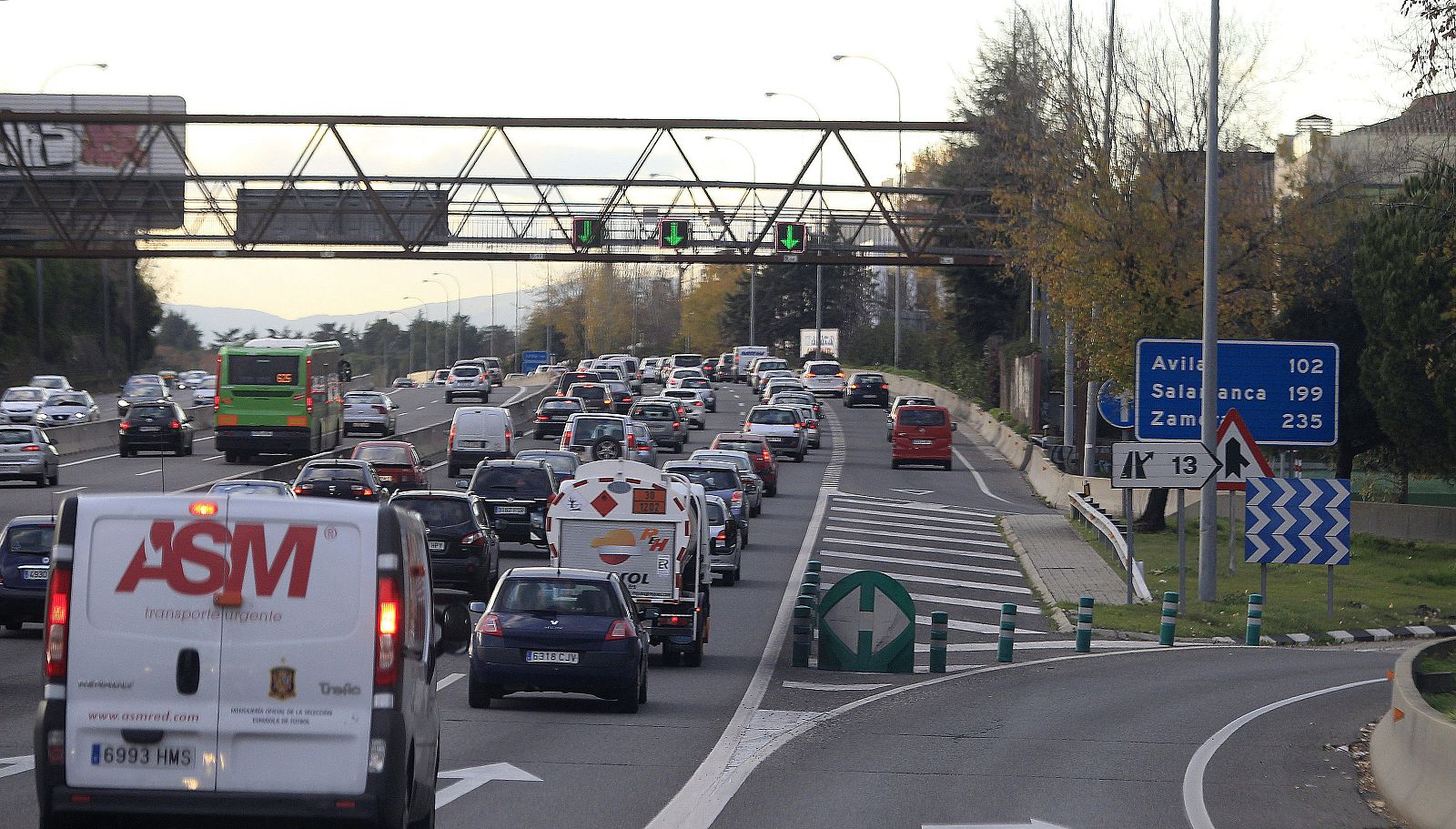 LA DGT PREVÉ CASI UN MILLÓN DE DESPLAZAMIENTOS DURANTE EL PUENTE EN MADRID