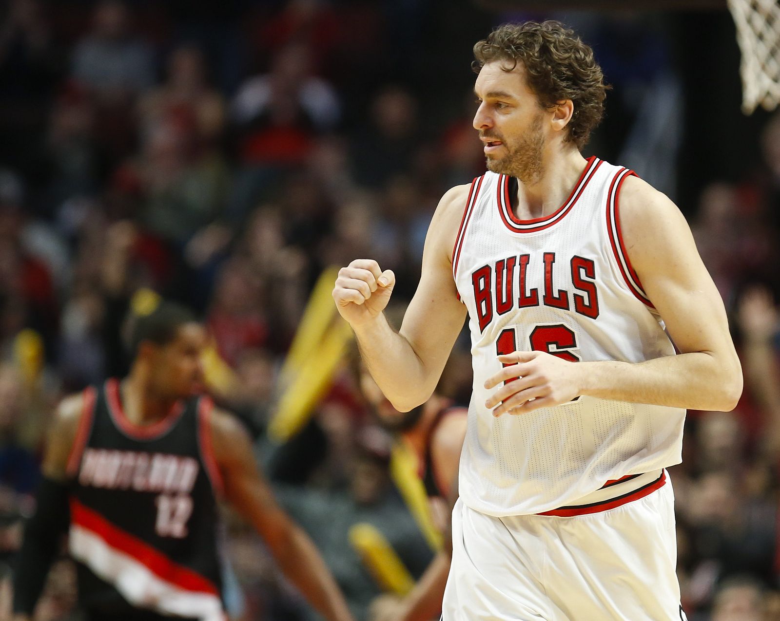 Pau Gasol de los Chicago Bulls reacciona en al partido ante los Trail Blazers.
