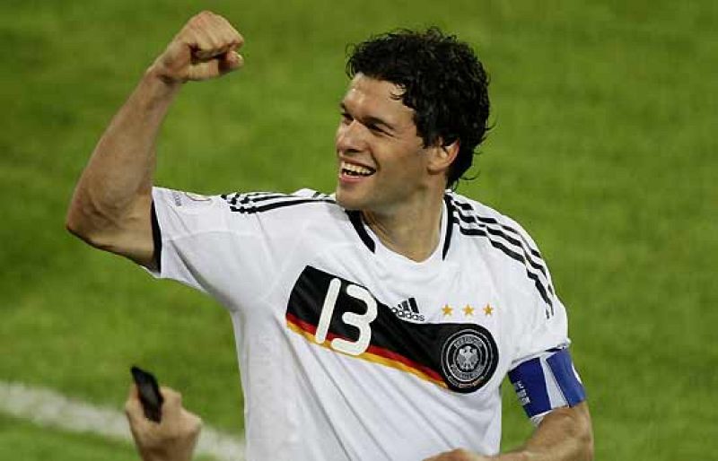 Löw: "Ballack no está descartado aún"