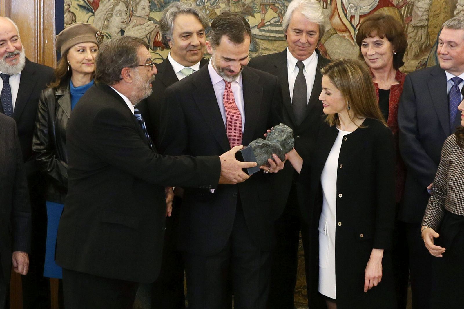 REYES RECIBEN JUNTA DIRECTIVA ACADEMIA CINE