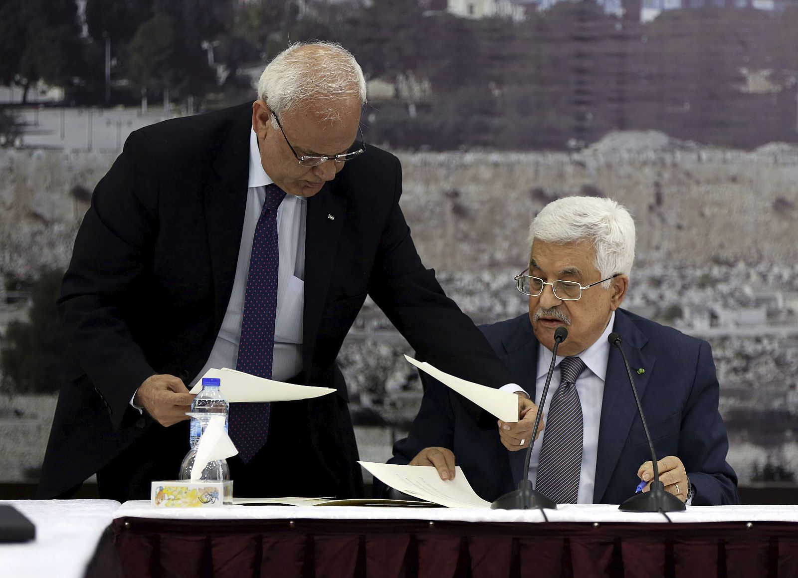 ABÁS FIRMA LA ADHESIÓN AL ESTATUTO DE ROMA Y LA CORTE PENAL INTERNACIONAL