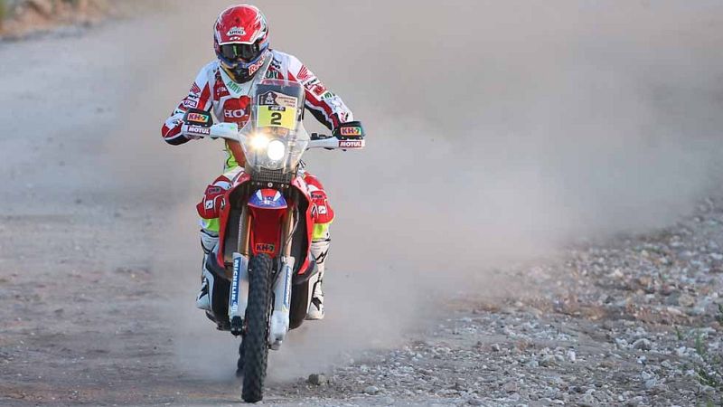 Joan Barreda se hace con el liderato en motos y Al-Attiyah con el de coches