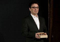 El zamorano José C. Vales, Premio Nadal 2015 con la novela 'Cabaret Biarritz'