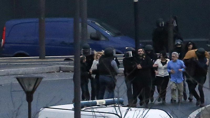 El secuestro en la tienda judía de París acaba con cinco muertos, entre ellos el captor