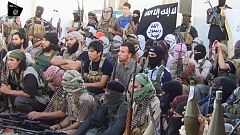 Los atentados de París avivan la lucha entre el Estado Islámico y Al Qaeda por liderar el terror