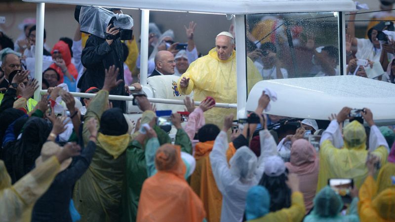 El papa concluye su visita a Filipinas con una misa multitudinaria en Manila