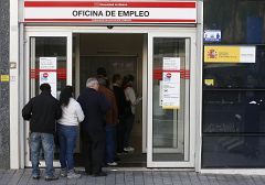 España crea empleo por primera vez en 7 años, pero el trabajo a tiempo parcial llega a máximos