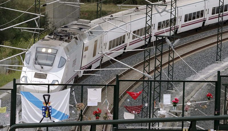 El juez del accidente de Santiago apercibe a Renfe de "desobediencia" al no aportar documentos