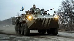 Hollande y Merkel viajan a Kiev y a Moscú para buscar una solución a la guerra en Ucrania