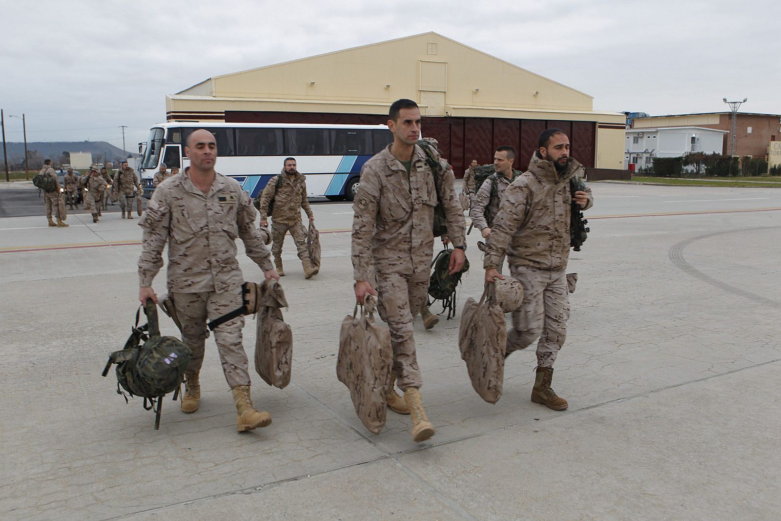 PARTEN A IRAQ SETENTA MILITARES DE APOYO A TROPAS ESPAÑOLAS