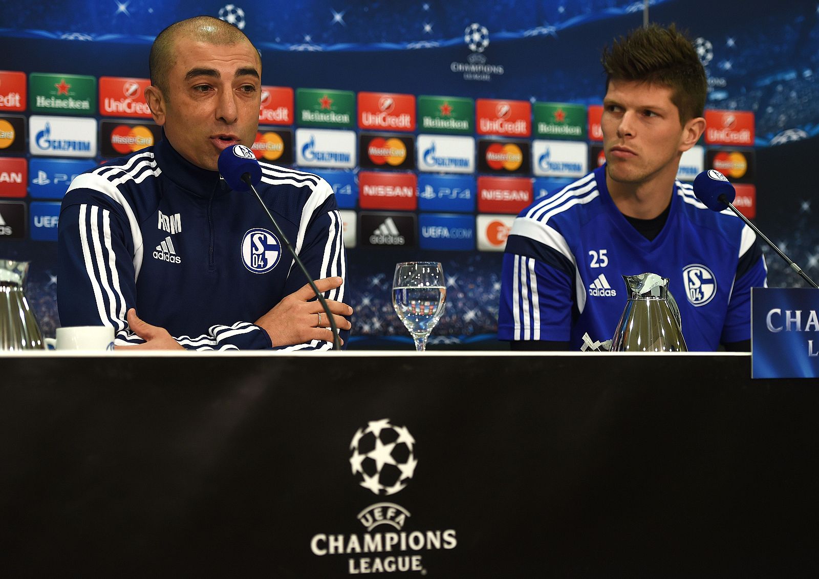 Roberto Di Matteo y Klaas-Jan Huntelaar durante la rueda de prensa.