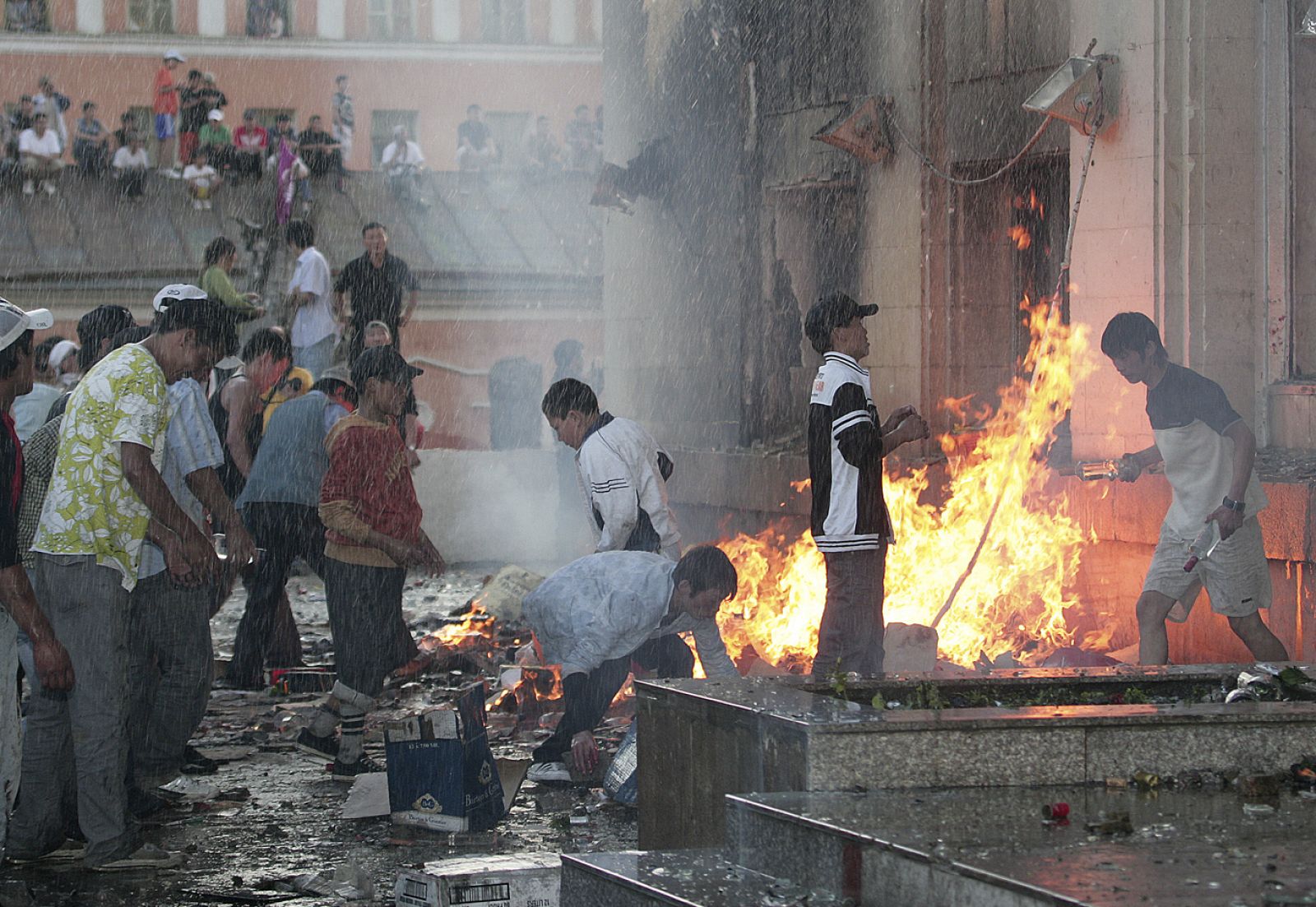 Mongolia en estado de emergencia por las violentas protestas