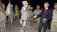 Morenés visita por sorpresa a las tropas españolas desplegadas en Irak