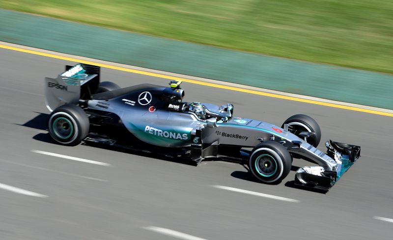 Los Mercedes siguen con su dominio y Sainz se estrena con buenas sensaciones