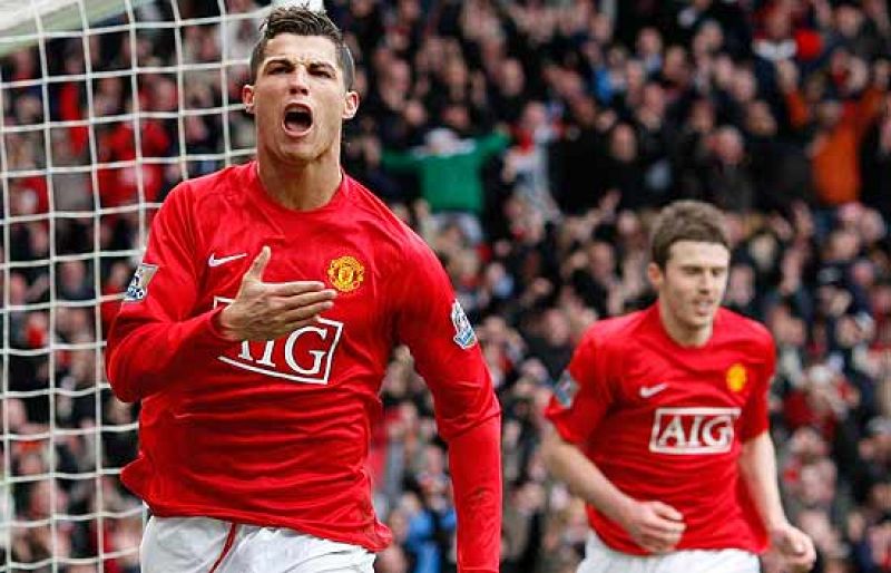 Cristiano Ronaldo interrumpe sus vacaciones para operarse del pie derecho  