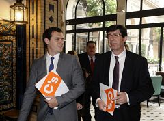 Ciudadanos ofrece "estabilidad" al Gobierno andaluz frente a la "ruptura" de Podemos