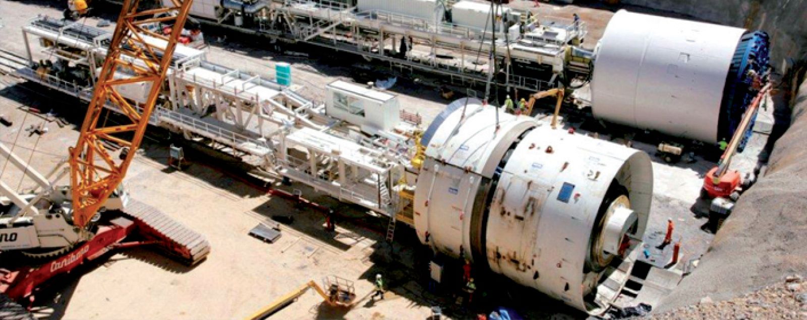 Imagen de dos de las tuneladoras que se usarán en las obras de los túneles