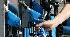 Los combustibles bajan antes de Semana Santa tras ocho semanas seguidas de alzas