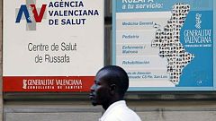 Los inmigrantes 'sin papeles' volverán a tener atención primaria pero no tarjeta sanitaria