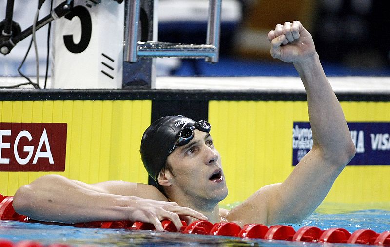 Michael Phelps bate su propio récord del mundo de  los 200 metros estilos