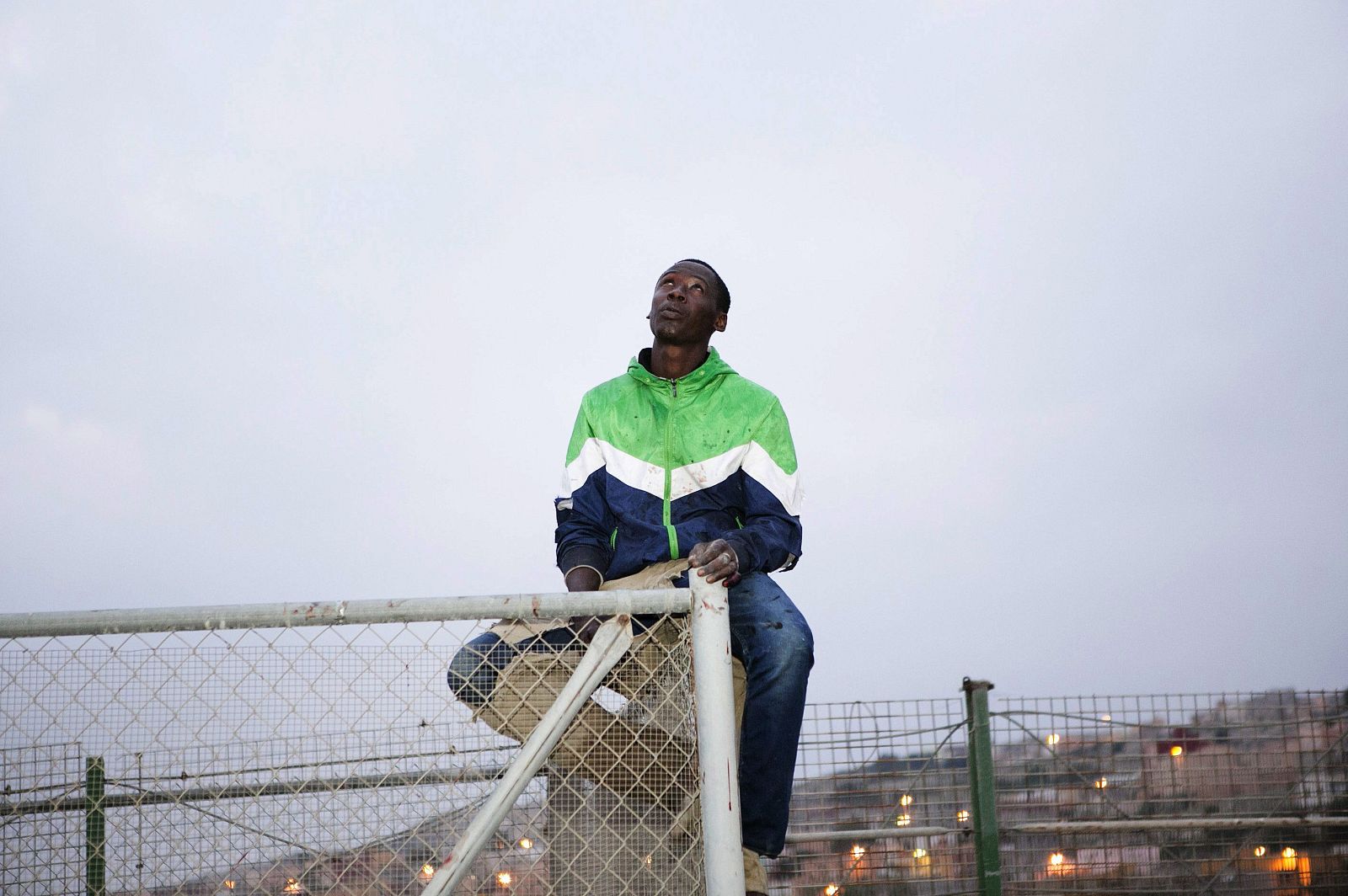 Tres inmigrantes logran entrar en Melilla tras dos intentos masivos de entrada